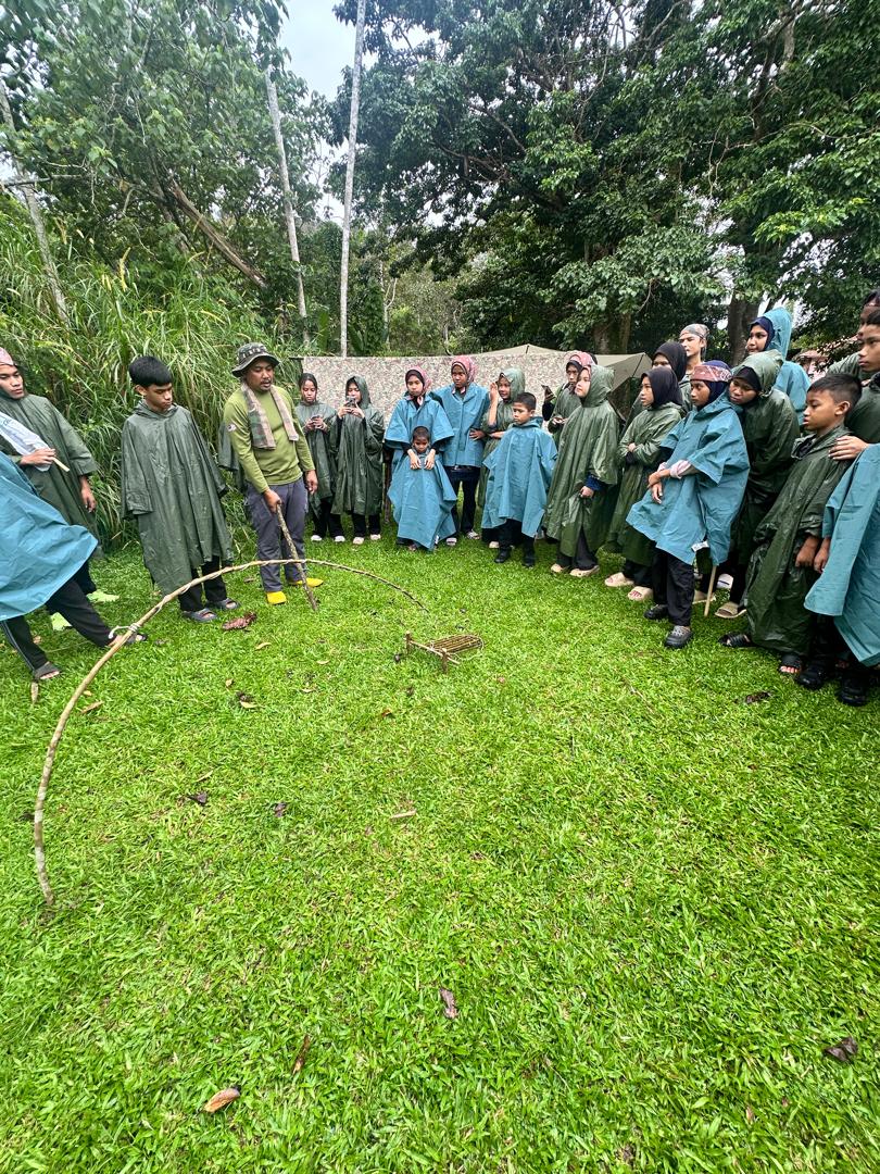 Junior Wilderness group learning